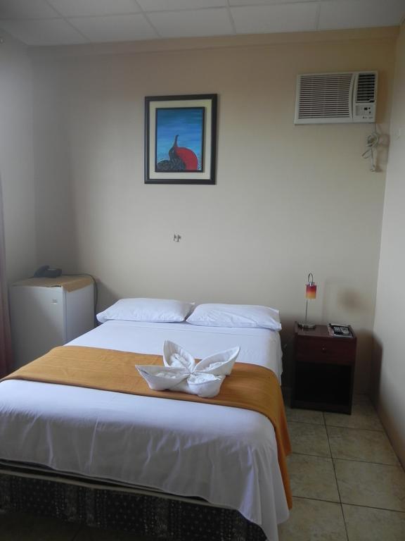 Hostal La Posada De Jose Carlos Puerto Baquerizo Moreno Room photo