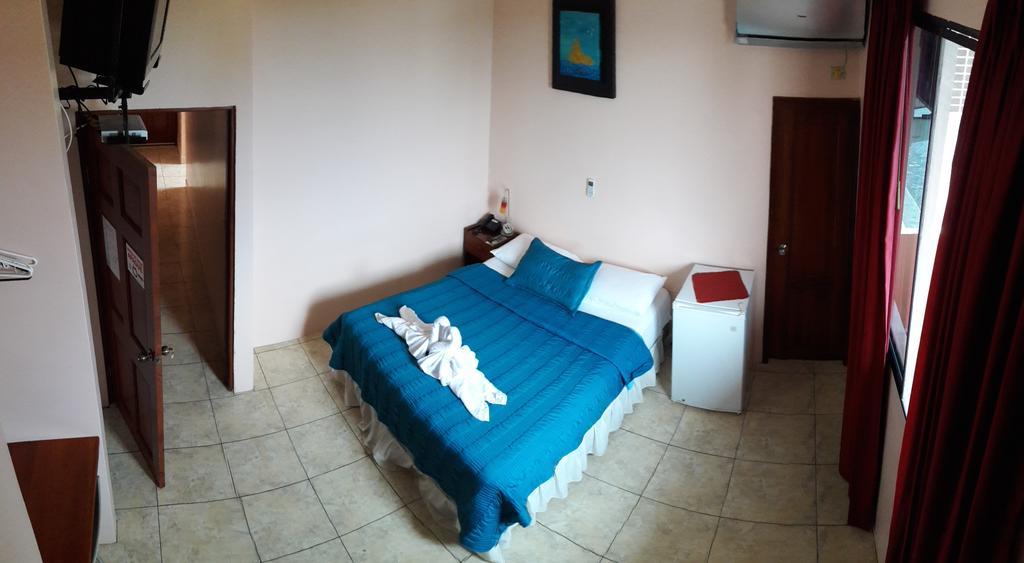 Hostal La Posada De Jose Carlos Puerto Baquerizo Moreno Exterior photo